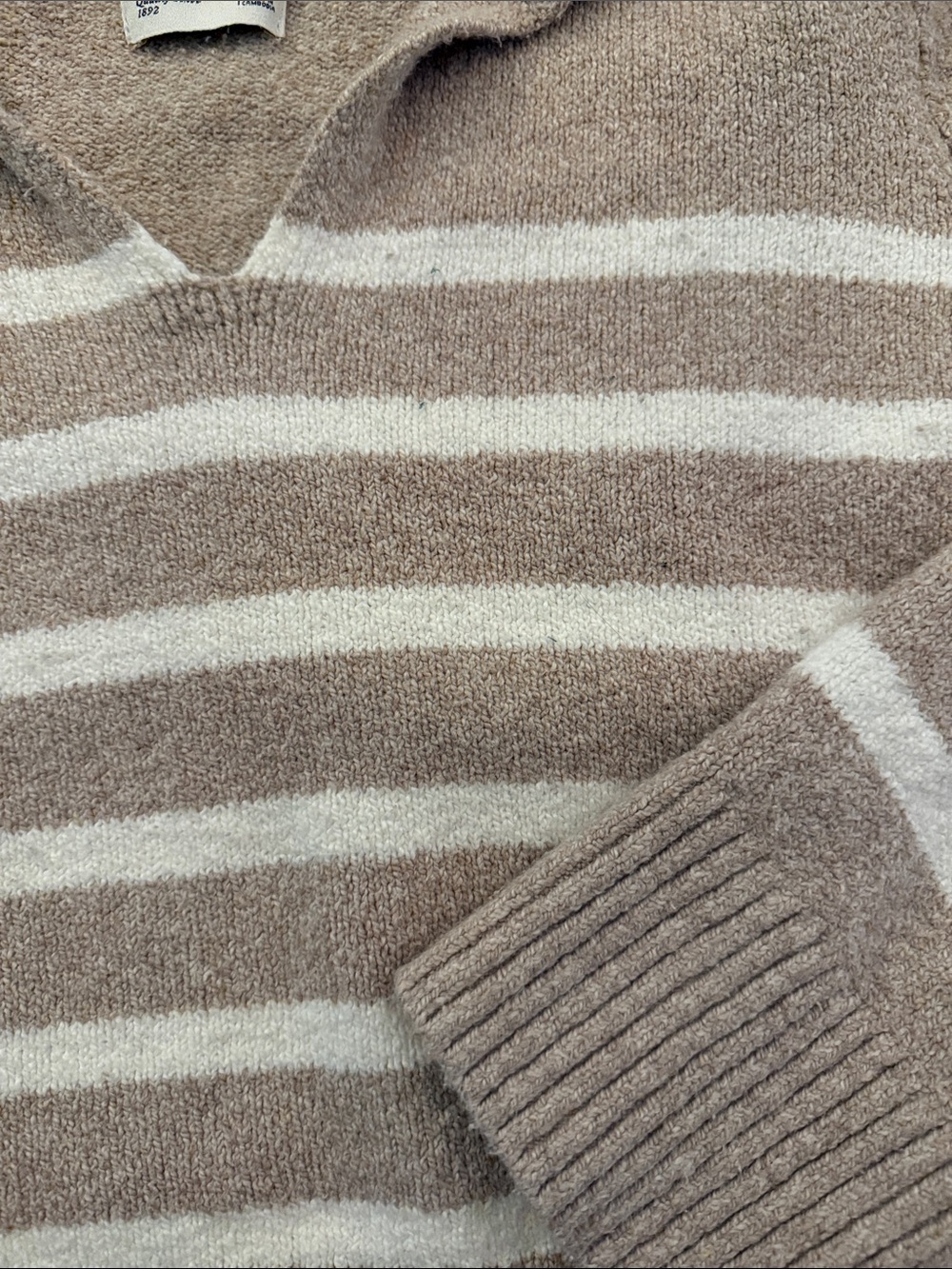 Cropped Collared Sweater - Picture 4 of 5